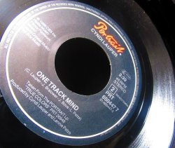 画像4: シンディ・ローパー/EU原盤★CYNDI LAUPER-『WHAT'S GOING ON』