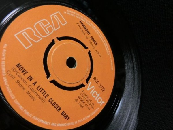 画像2: TONY RIVERSソフトロック名曲/UK原盤★HARMONY GRASS-『MOVE IN A LITTLE CLOSER BABY』 (2)