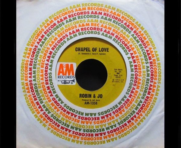 画像1: PHIL SPECTOR名曲カバー★ROBIN & JO-『CHAPEL OF LOVE』 (1)